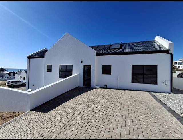 4 BEDROOM HOUSE FOR SALE IN DA GAMA BAY